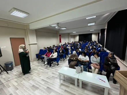 Bozkır Toplum Sağlığı Merkezi Doktorları "Ruh sağlığı ve Meme Kanseri" Eğitimi Verdi